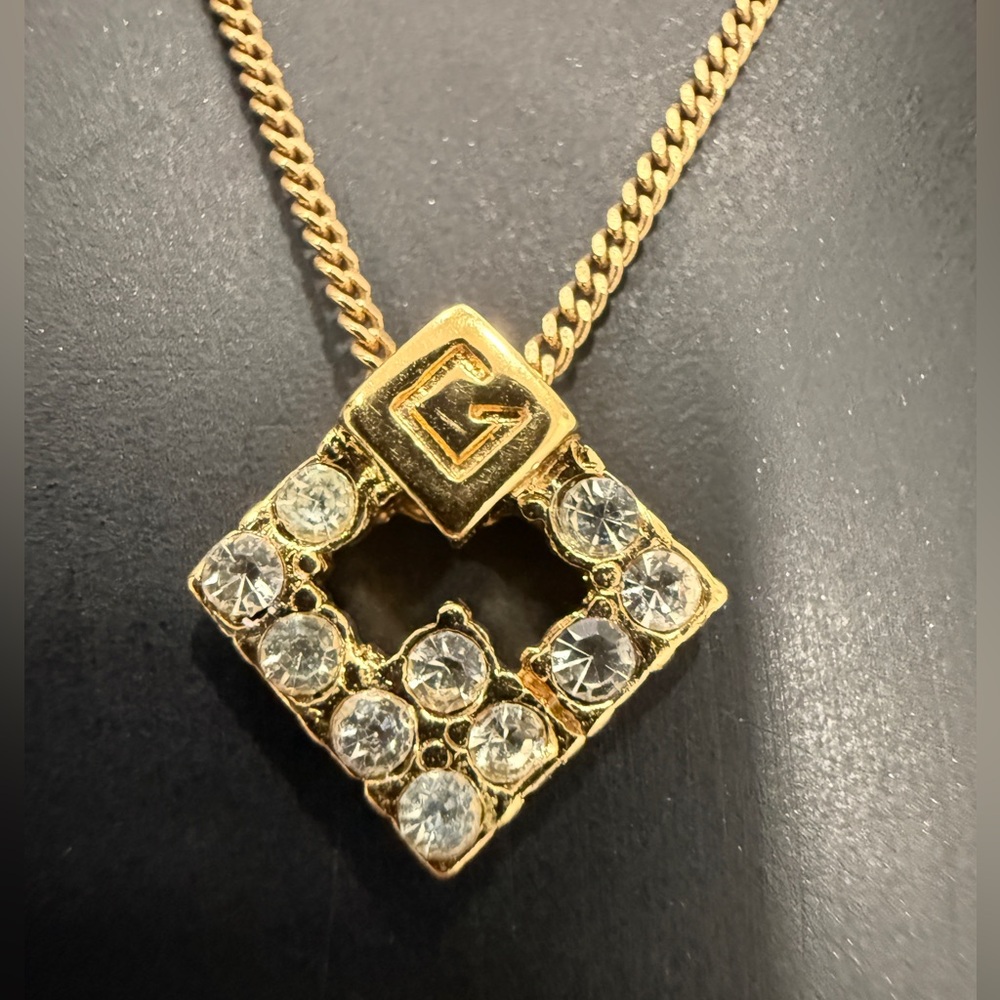 Givenchy Gold Pendant Chain - Picture 2 of 6